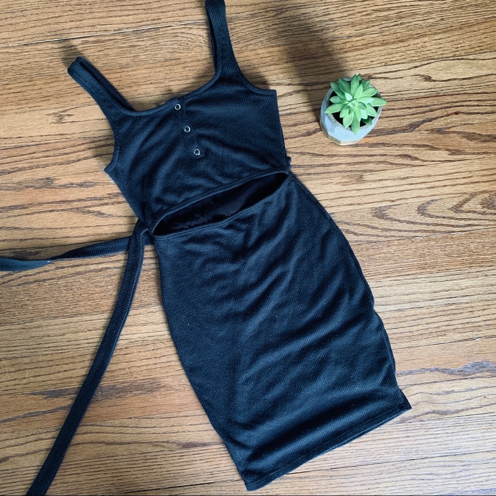 NWOT a ellen Black Cut Out Dress Tie in Back